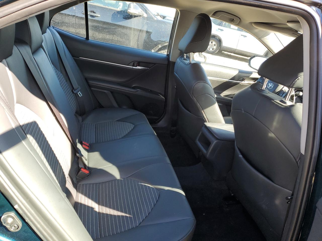 2019 Toyota Camry - Image 10