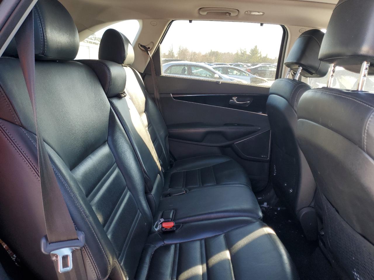 2017 Kia Sorento - Image 11