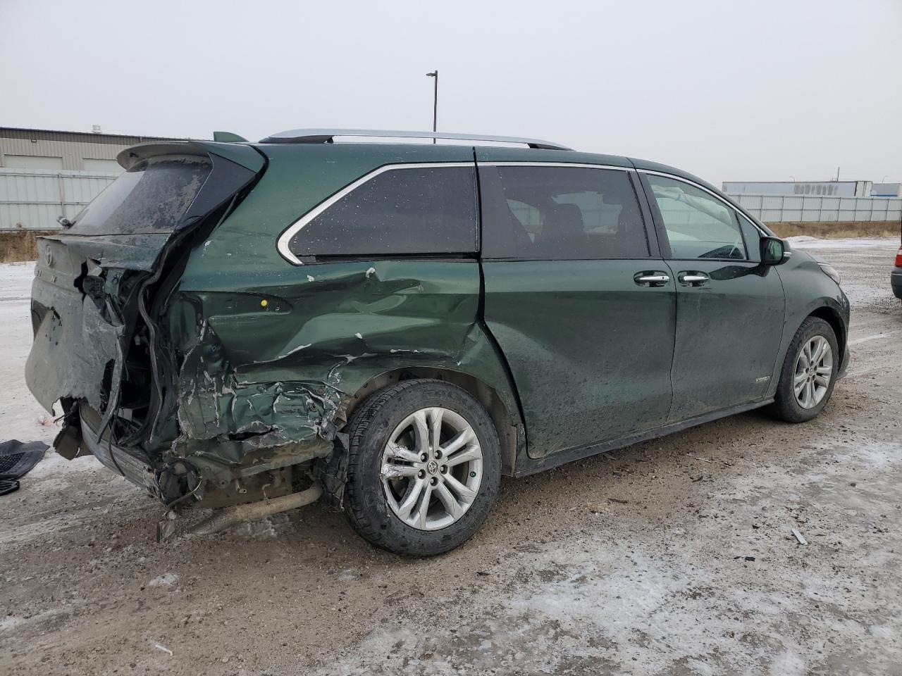 2021 Toyota Sienna - Image 3