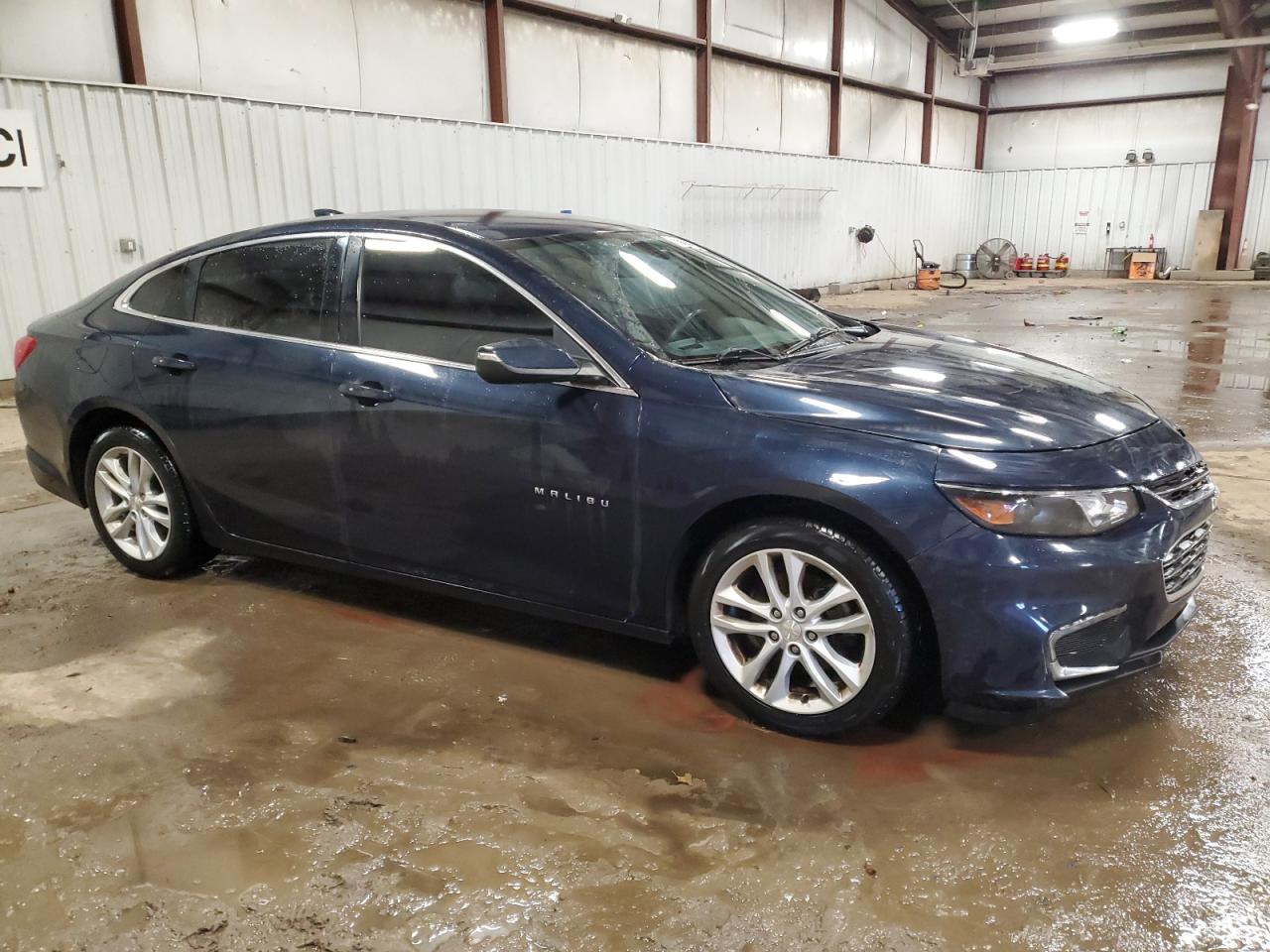 2016 Chevrolet Malibu - Image 4