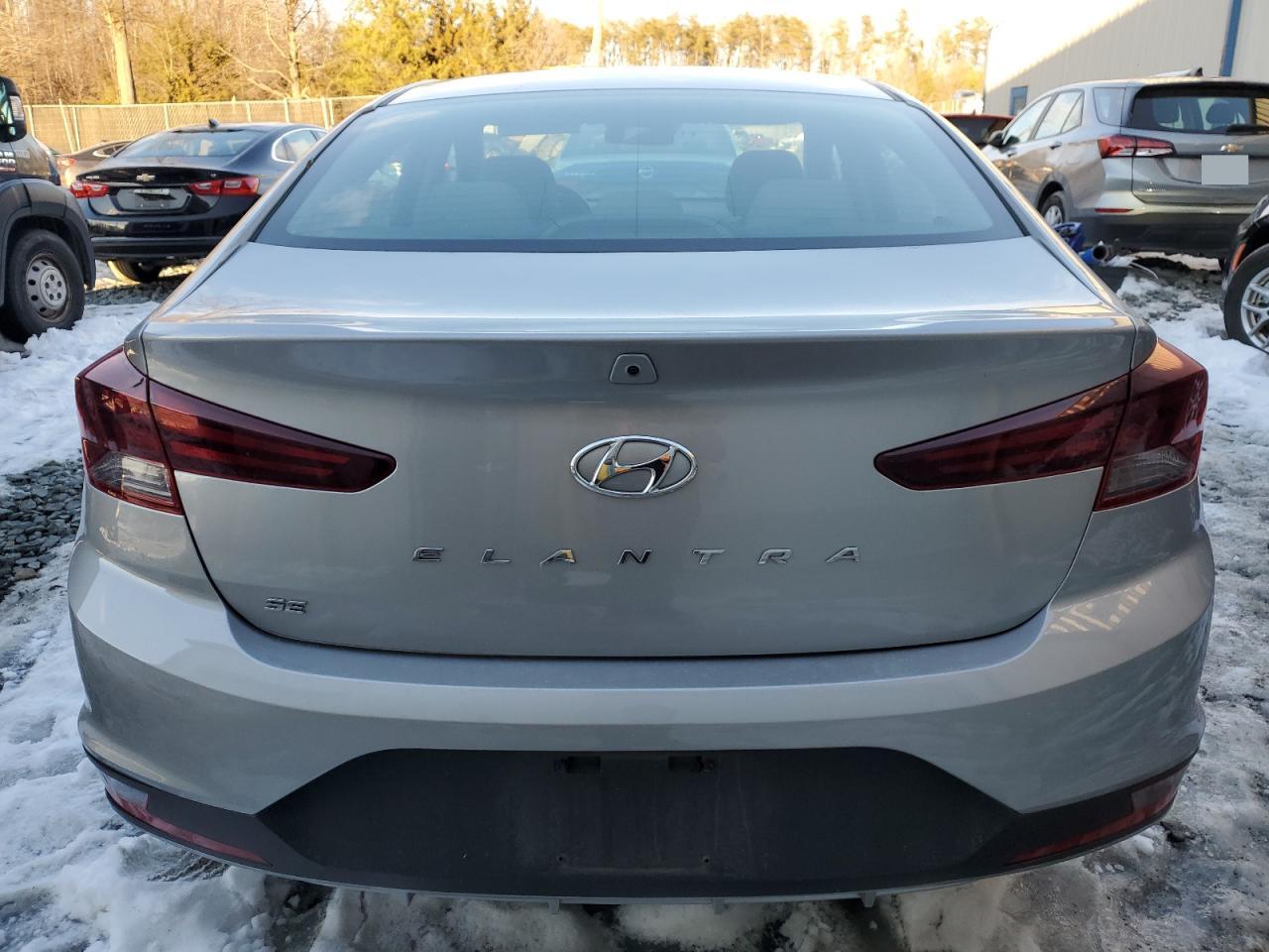 2020 Hyundai Elantra - Image 6