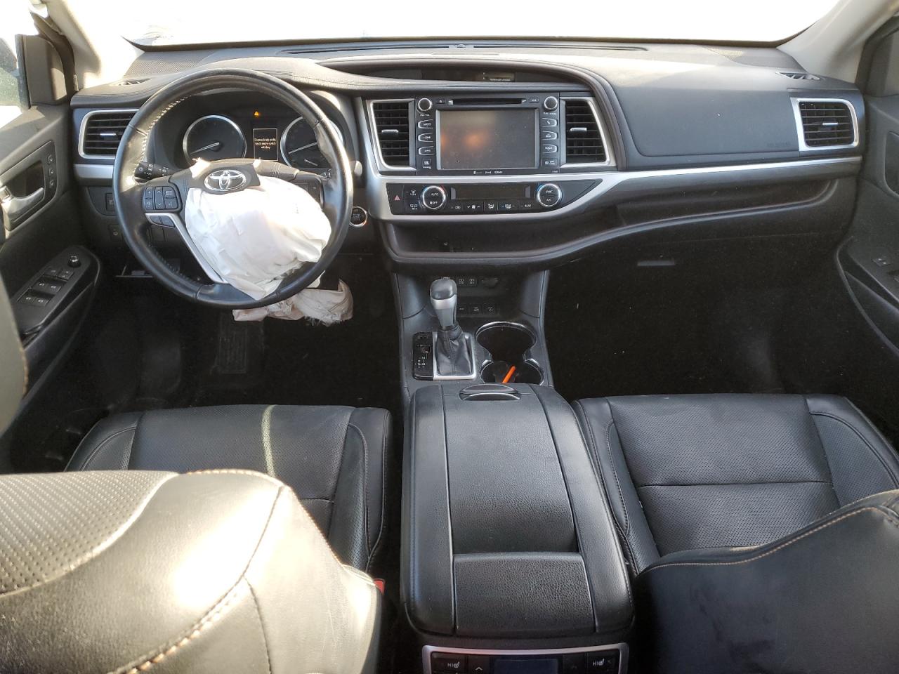 2017 Toyota Highlander - Image 8