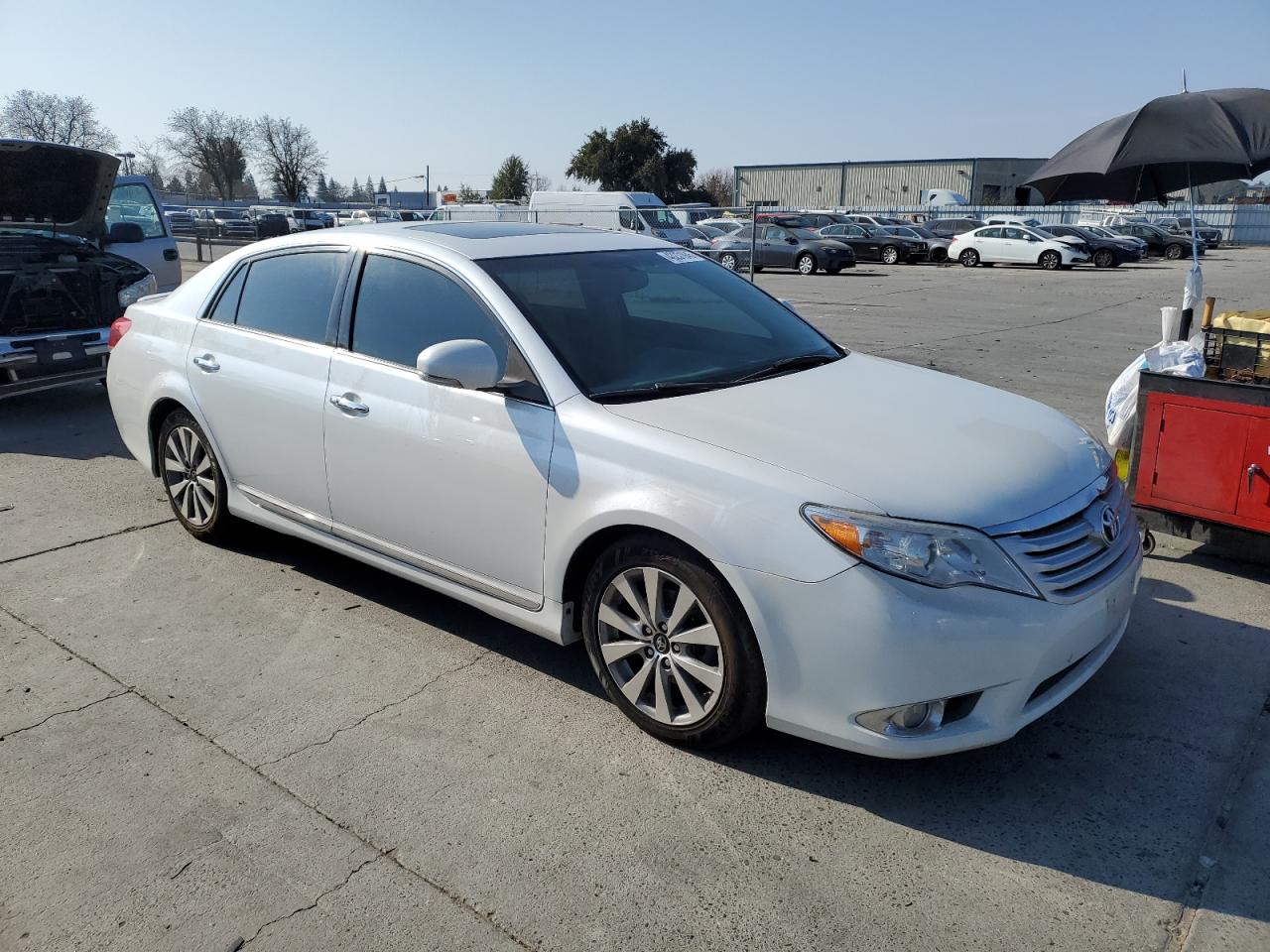 2012 Toyota Avalon - Image 4
