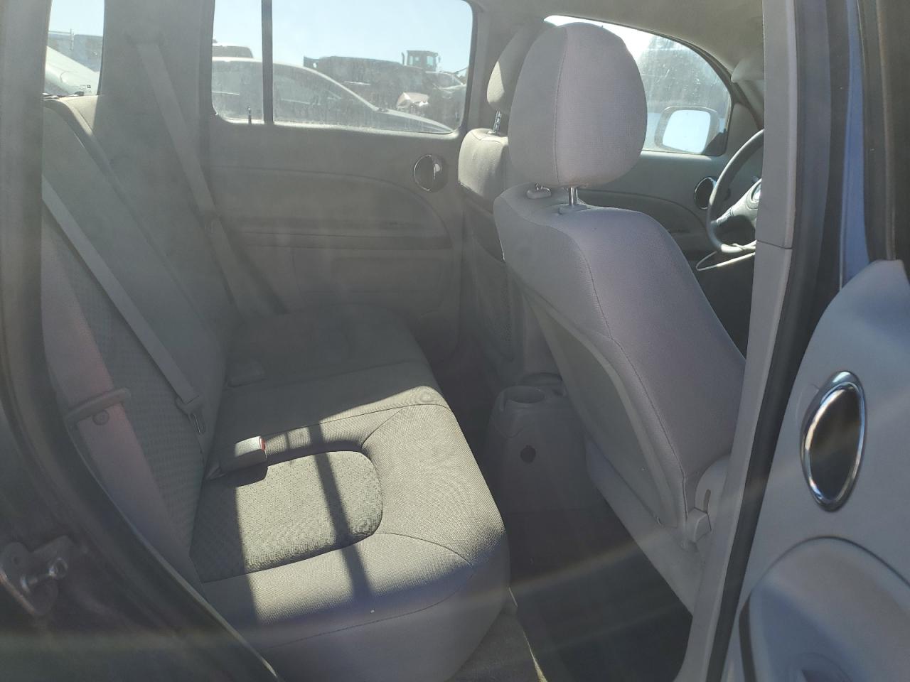 2009 Chevrolet HHR - Image 11