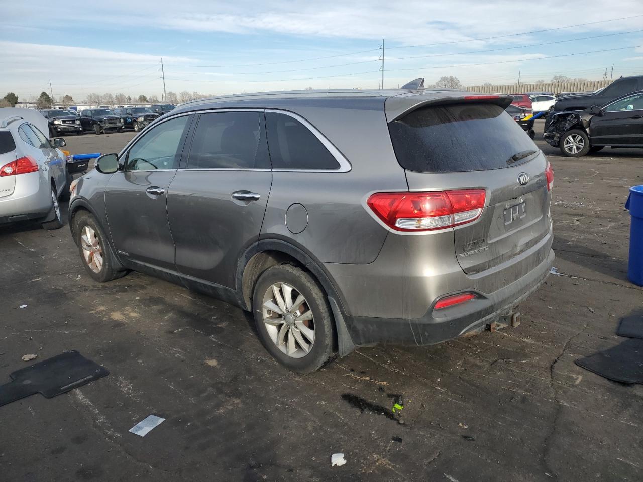 2016 Kia Sorento - Image 2