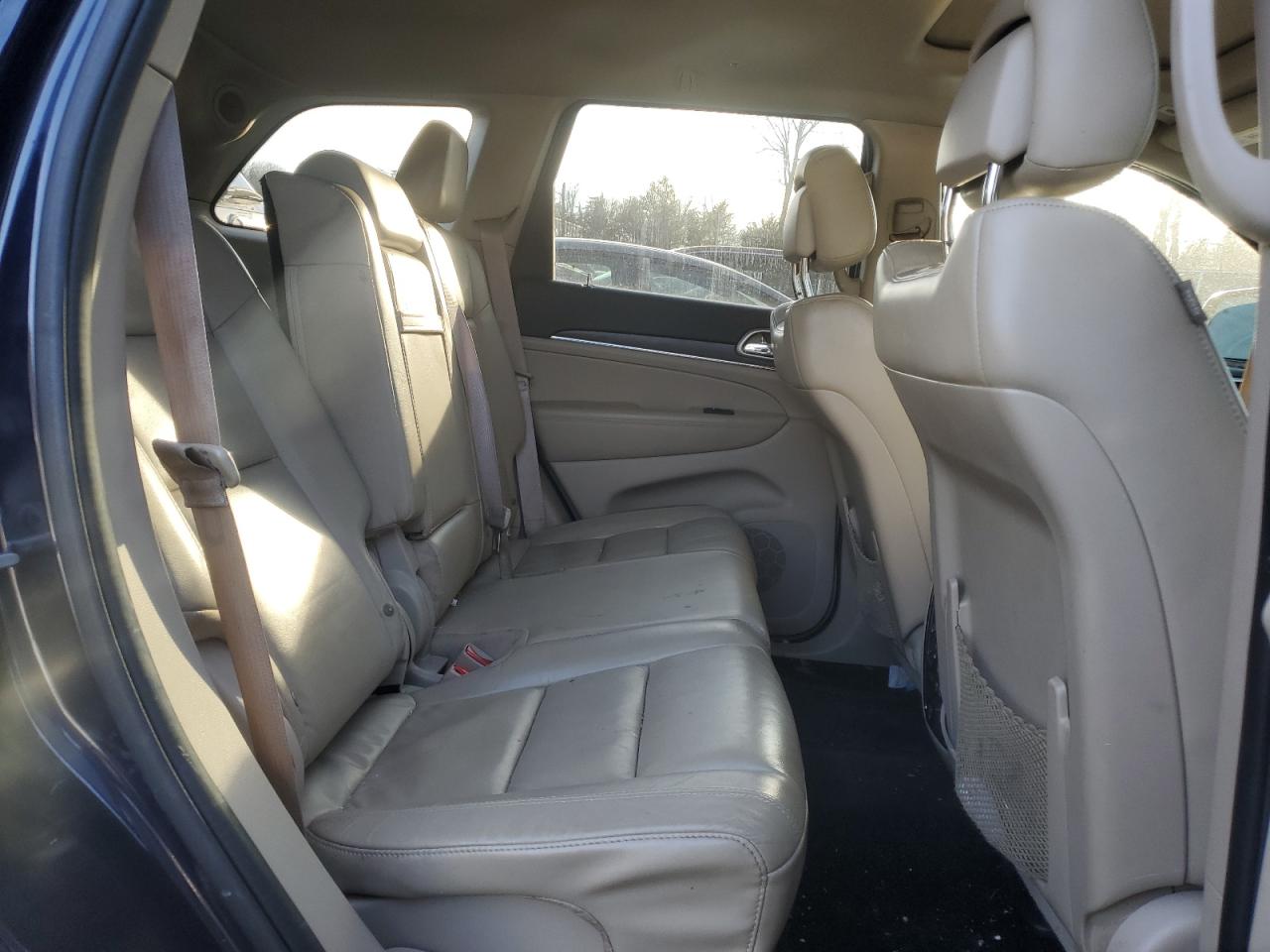 2017 Jeep Grand Cherokee - Image 11