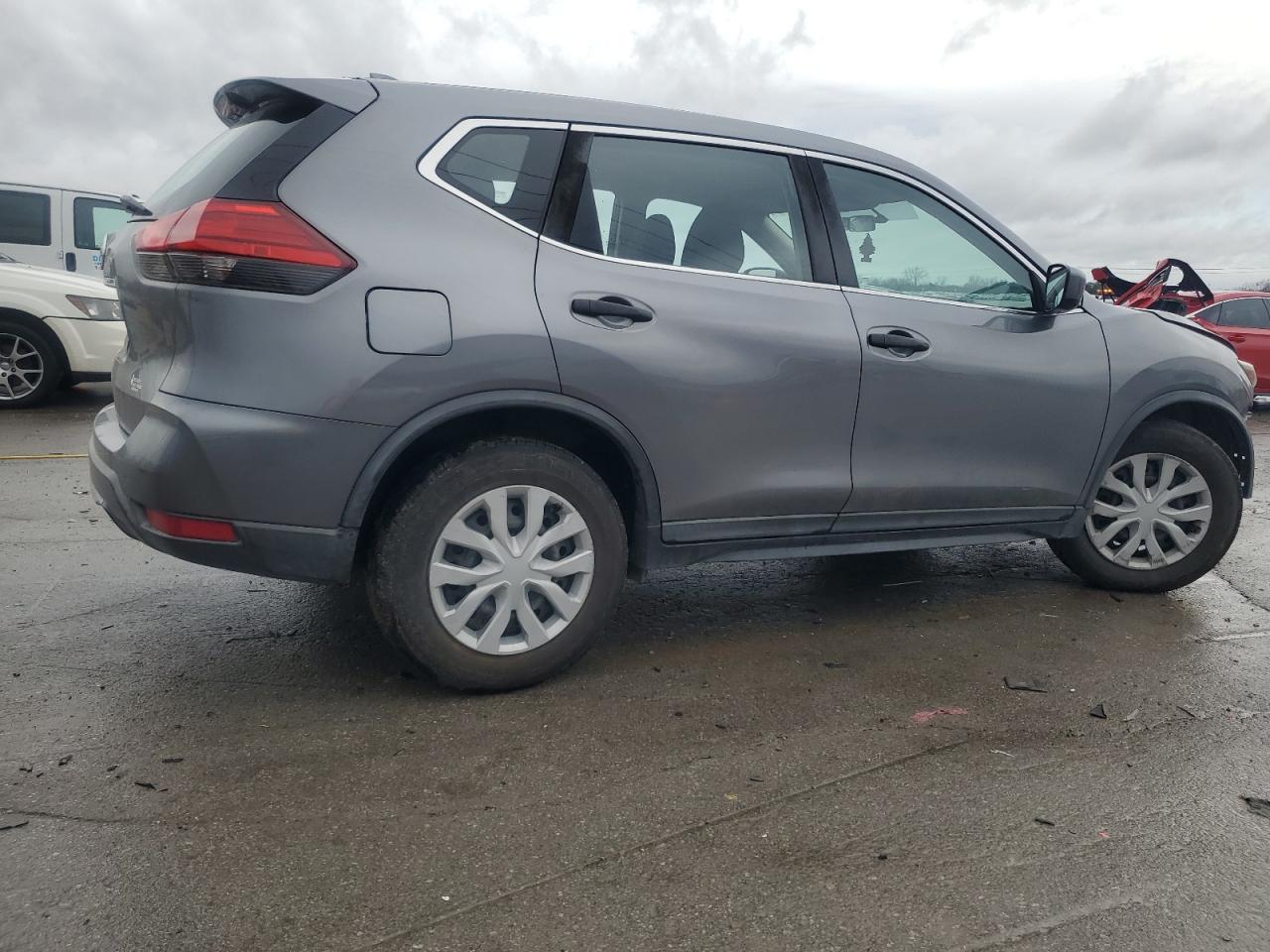 2017 Nissan Rogue - Image 3