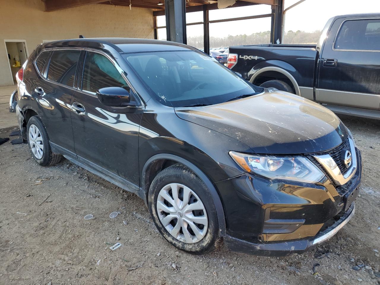 2017 Nissan Rogue - Image 4