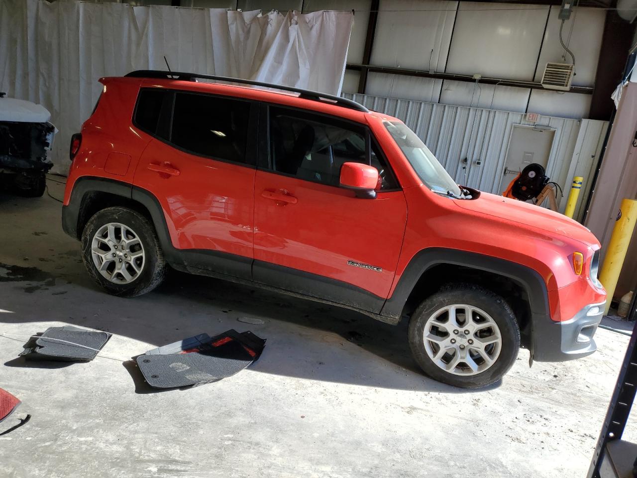 2017 Jeep Renegade - Image 4