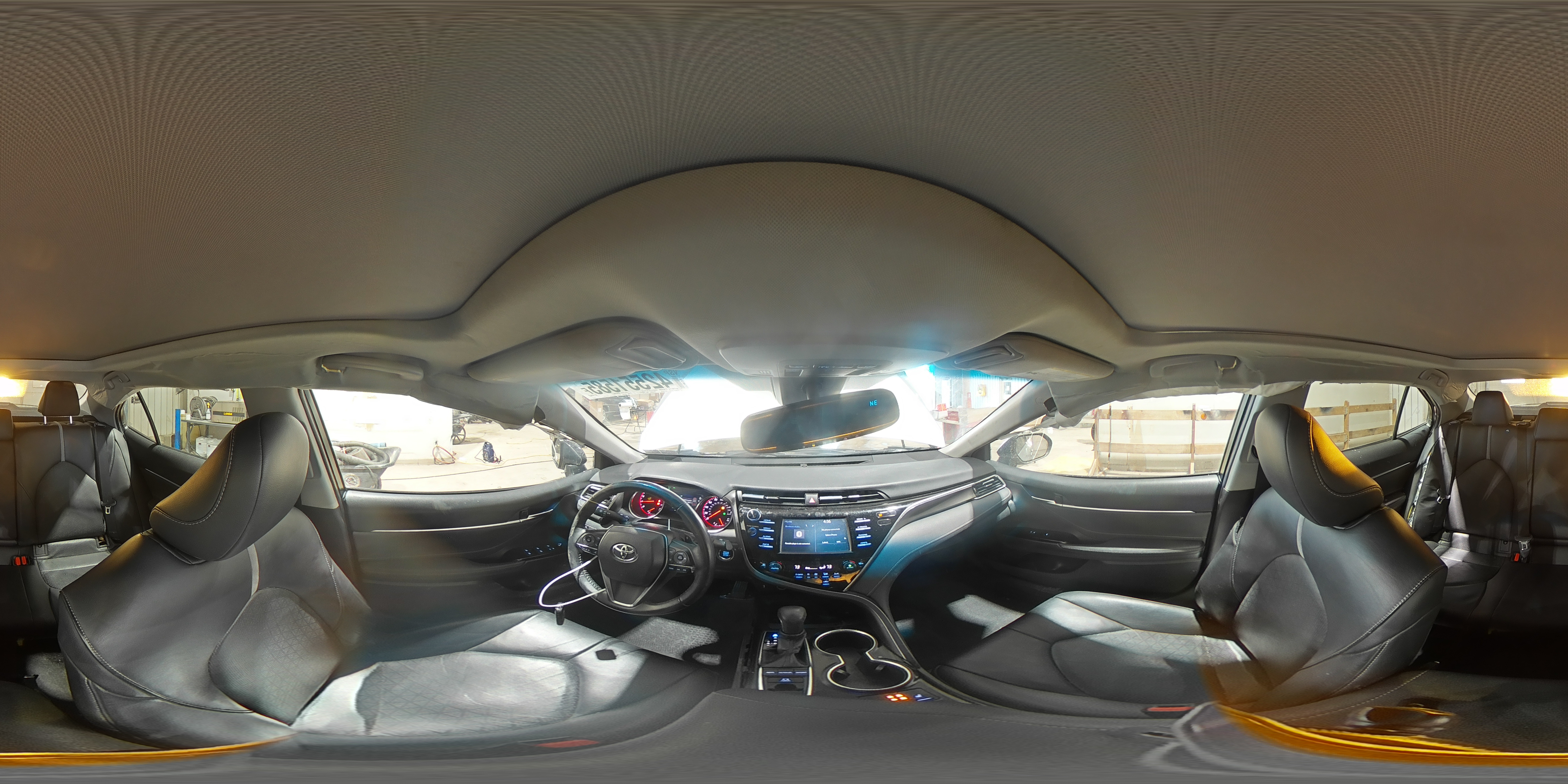2018 Toyota Camry - Image 14