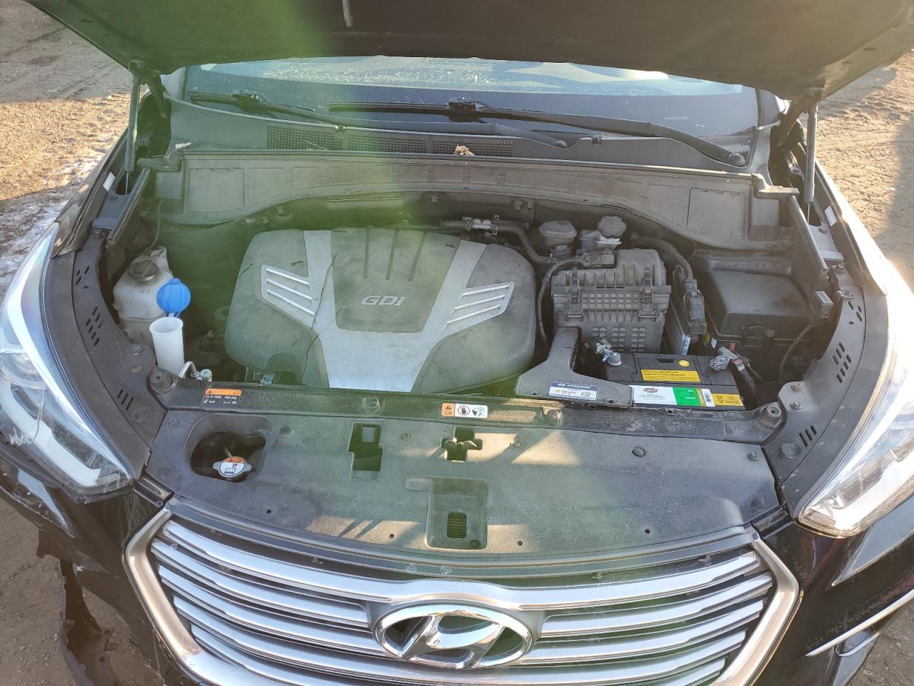 2017 Hyundai Santa Fe - Image 11