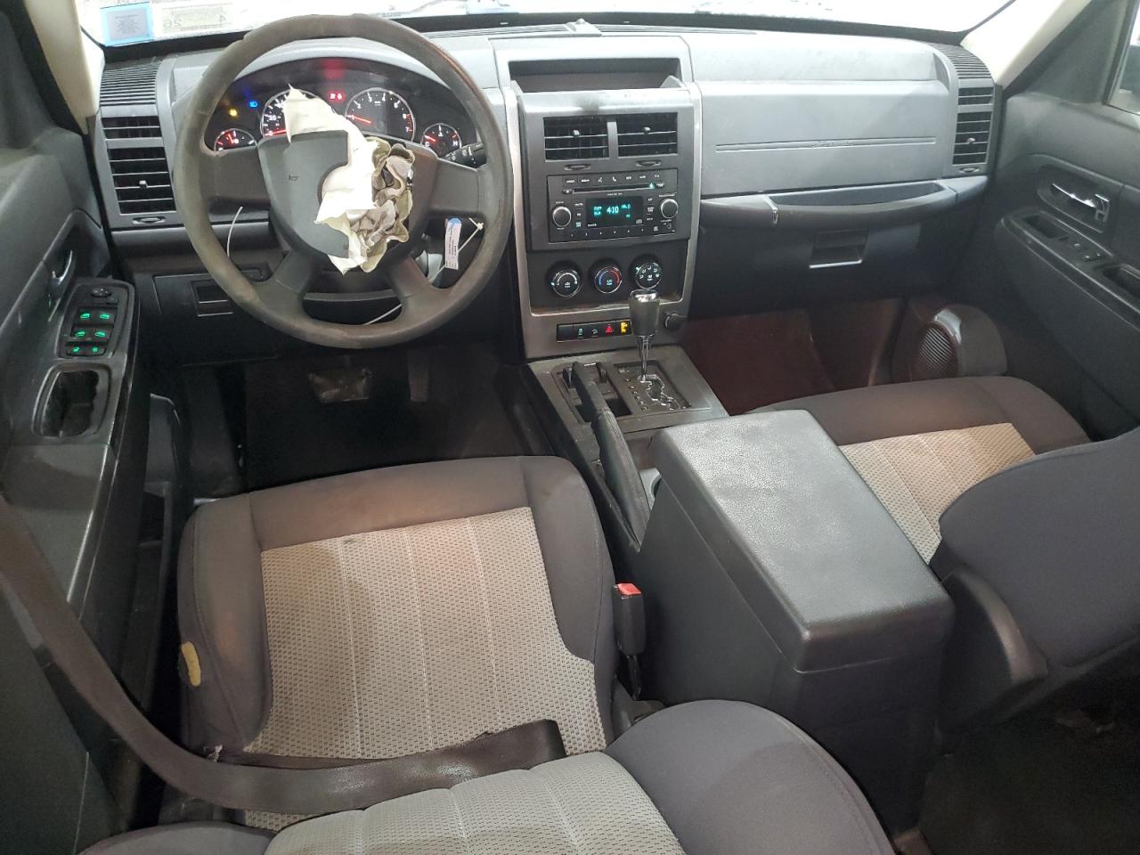 2010 Jeep Liberty (North America) - Image 8