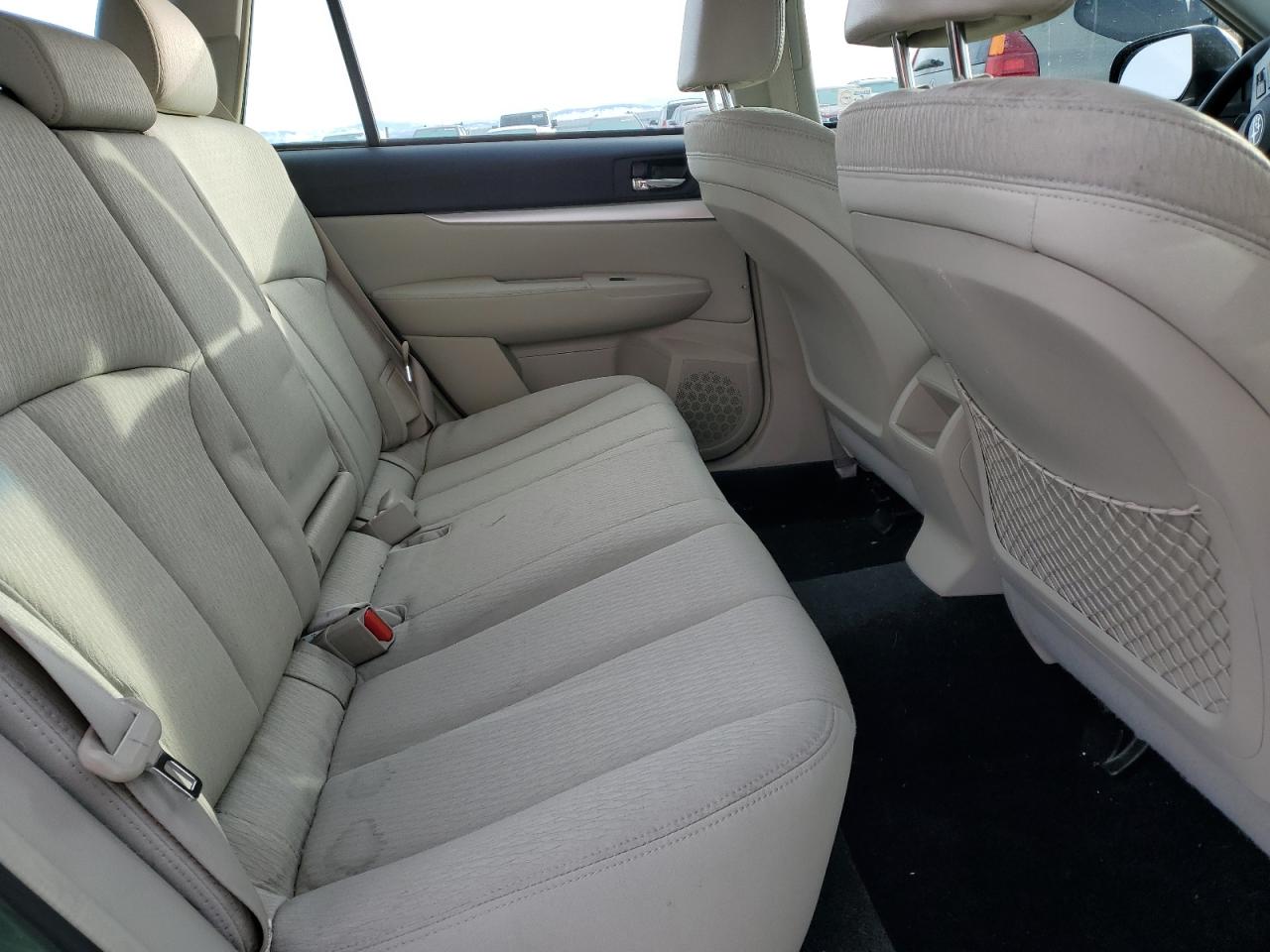2011 Subaru Outback - Image 11