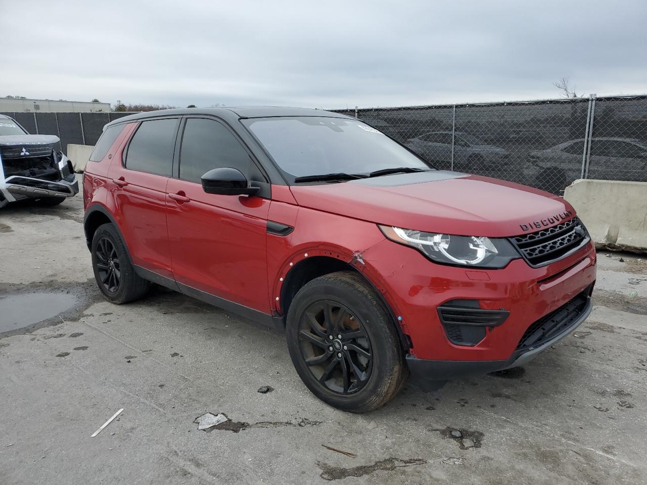 2019 Land Rover Discovery - Image 4