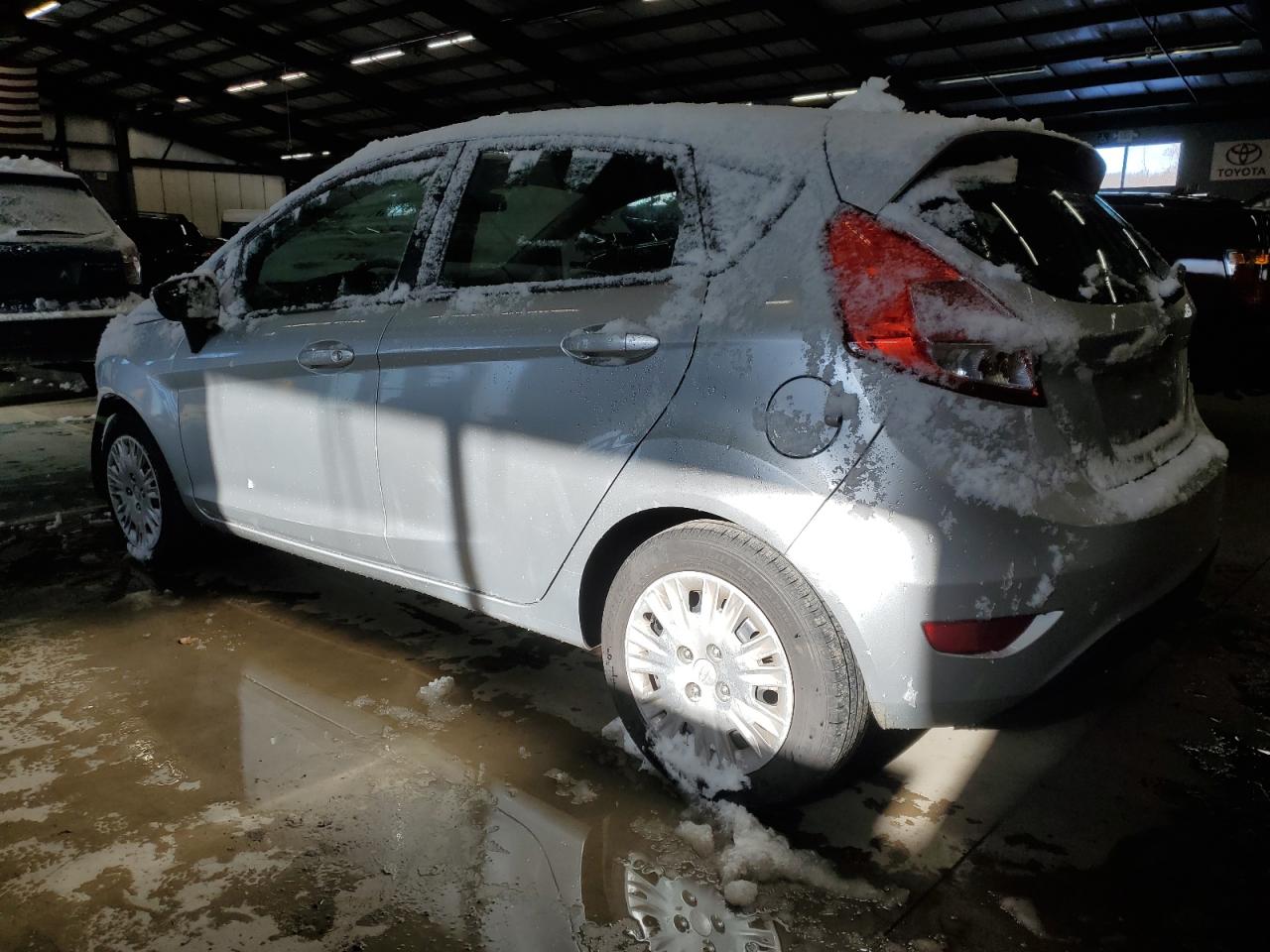2014 Ford Fiesta - Image 2