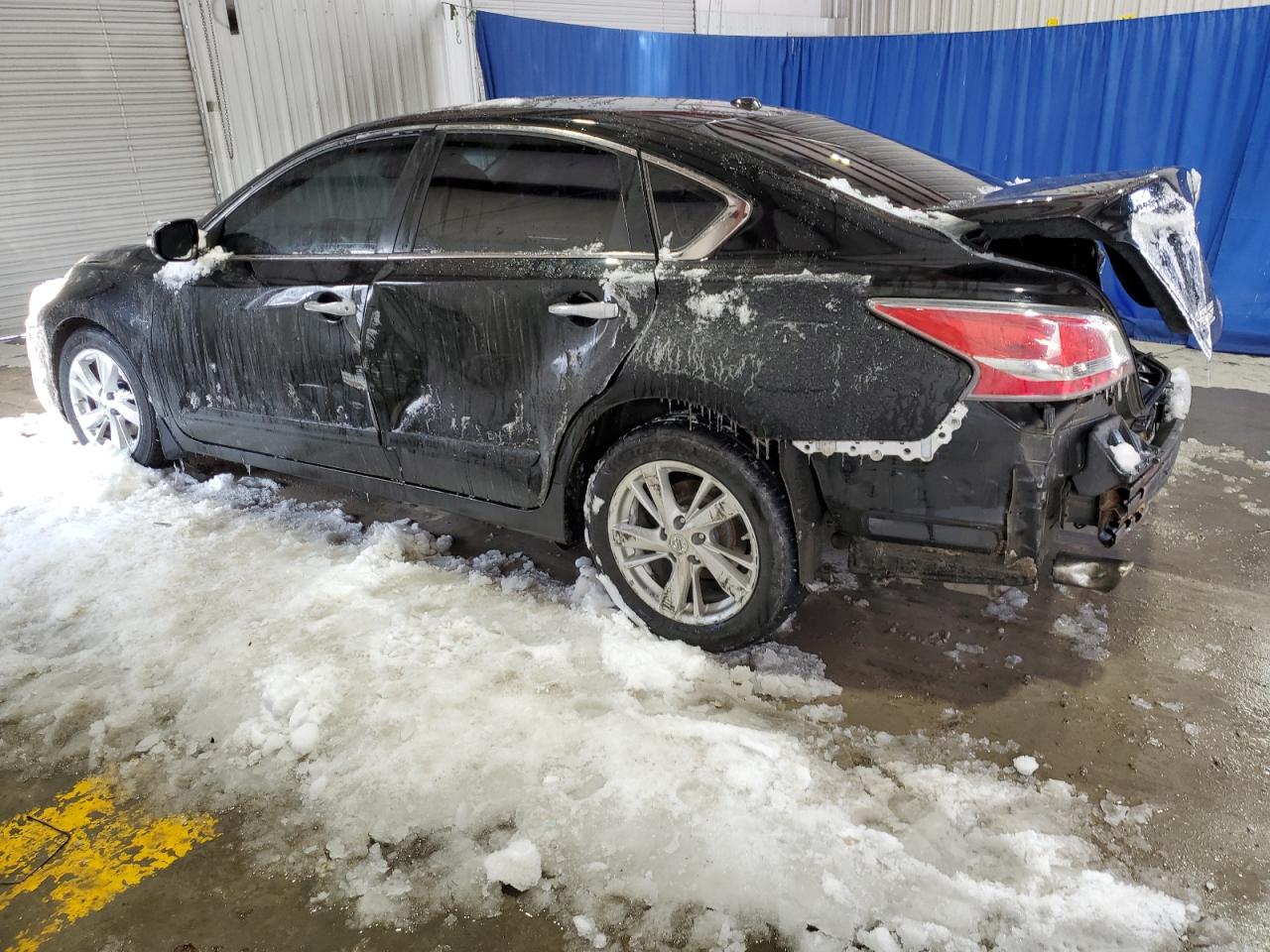 2015 Nissan Altima - Image 2