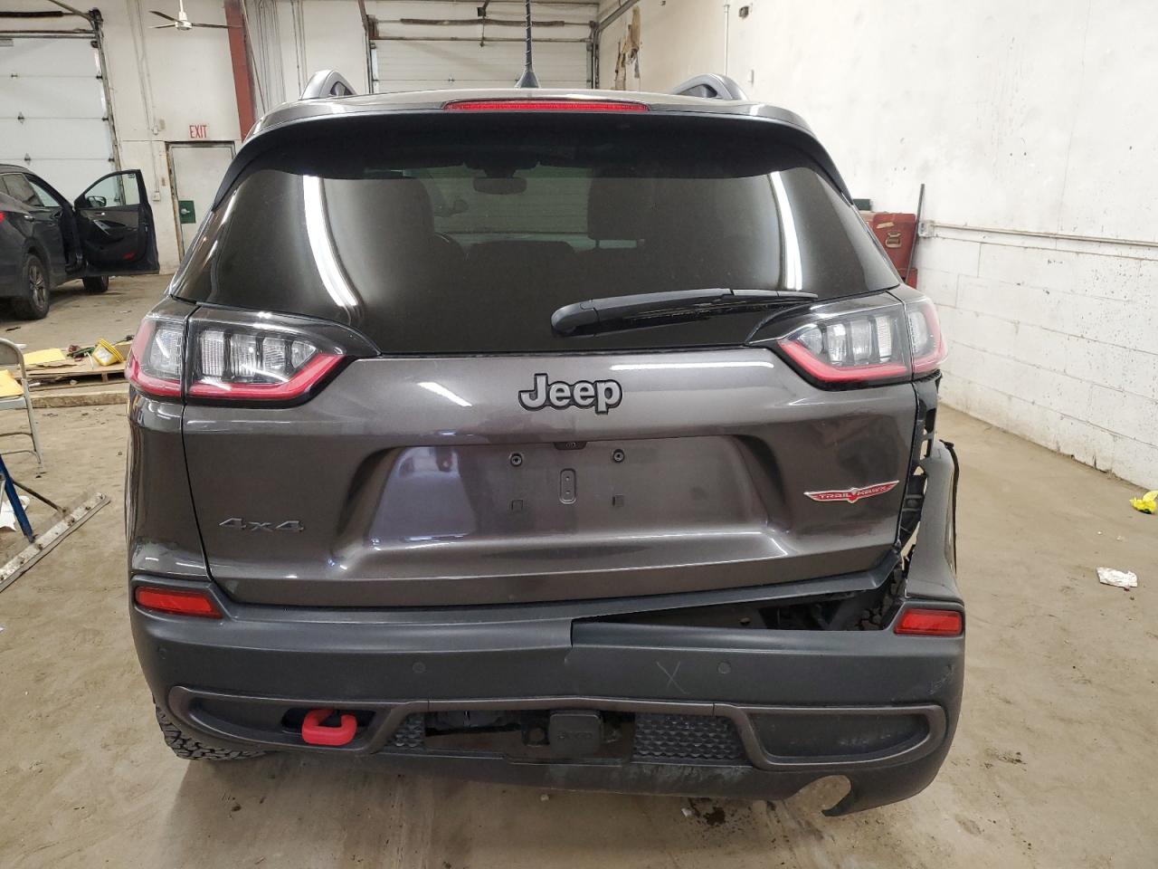 VIN 1C4PJMBX1KD142088 2019 JEEP CHEROKEE no.6