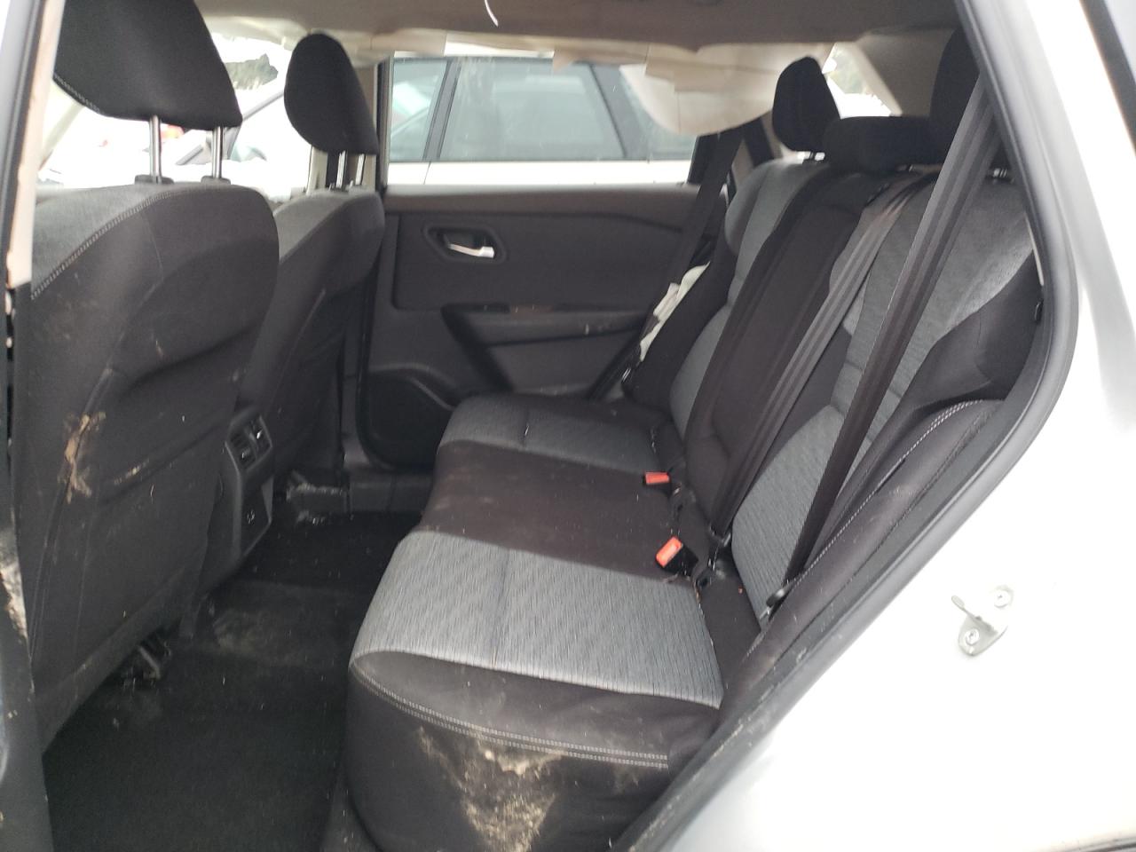 2021 Nissan Rogue - Image 11