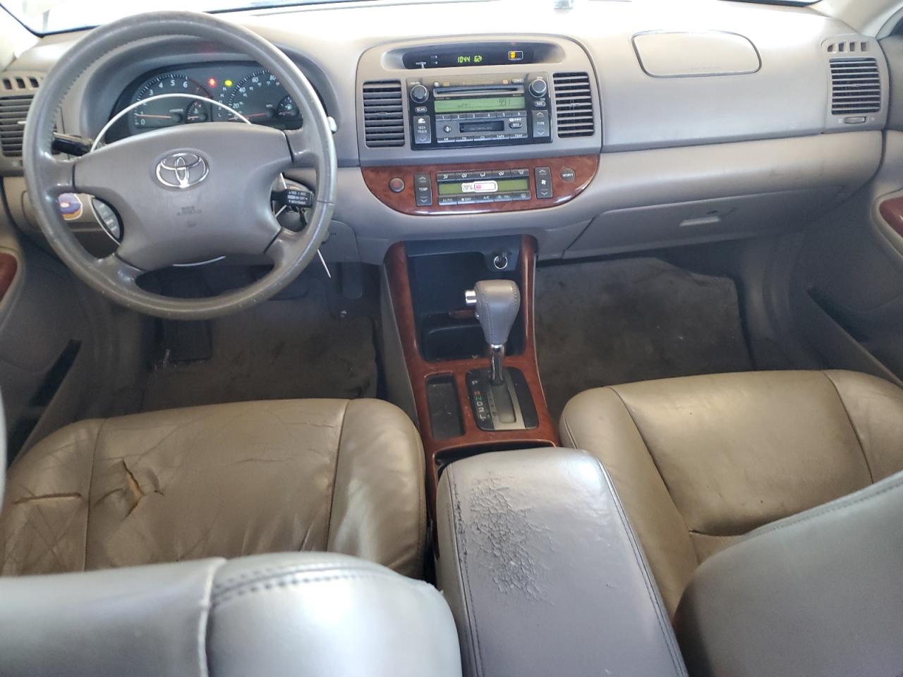 2004 Toyota Camry - Image 8