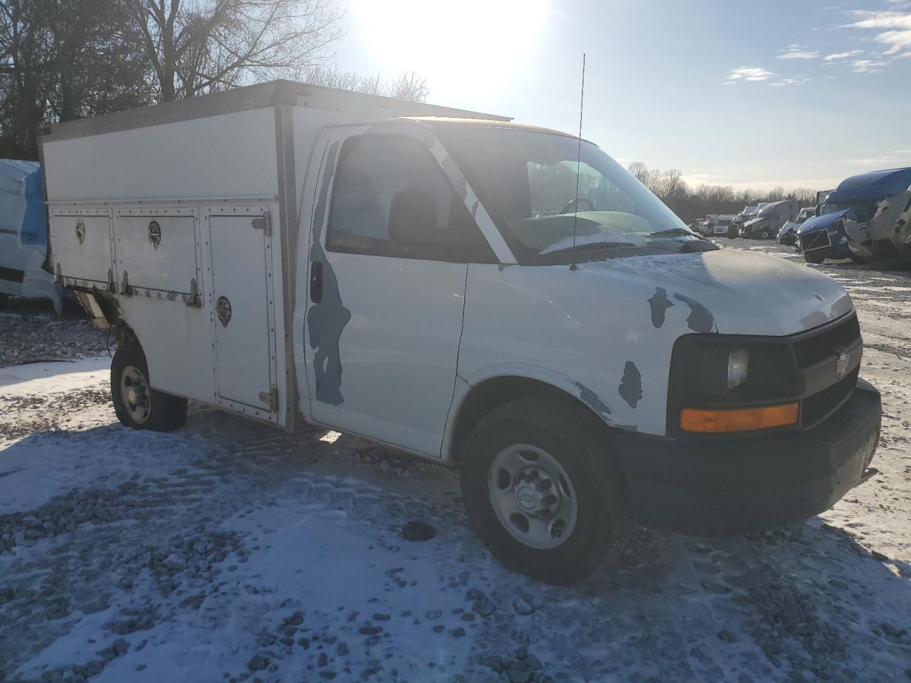 2005 Chevrolet Express - Image 4