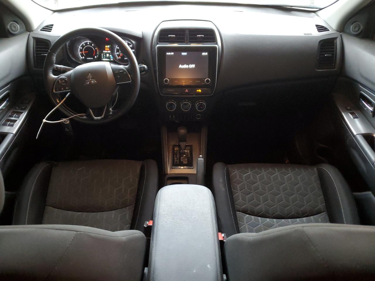 2021 Mitsubishi Outlander - Image 8