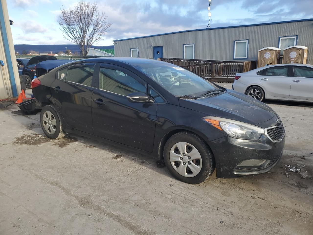 VIN KNAFX4A61G5535798 2016 KIA FORTE no.4