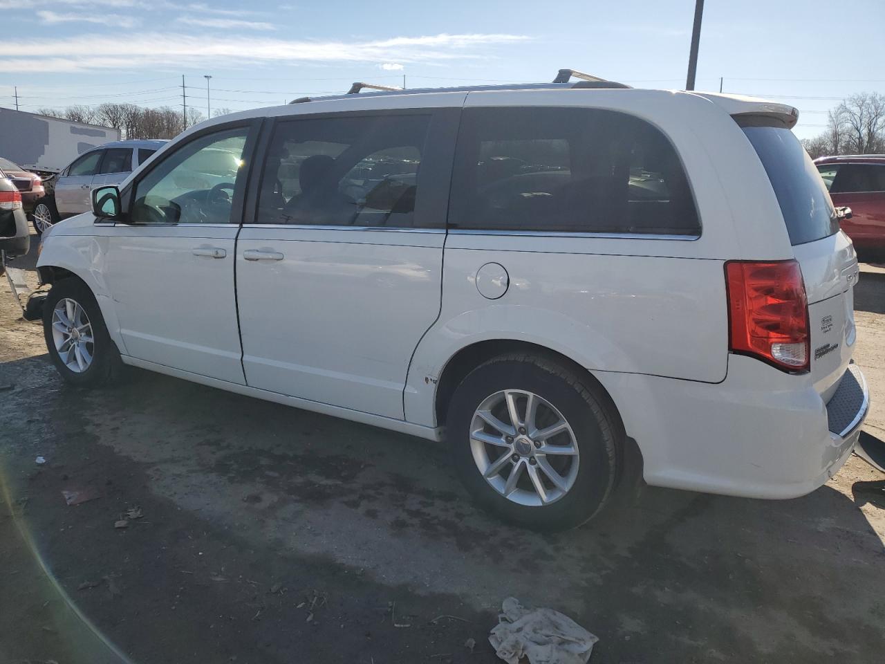 2018 Dodge Caravan - Image 2