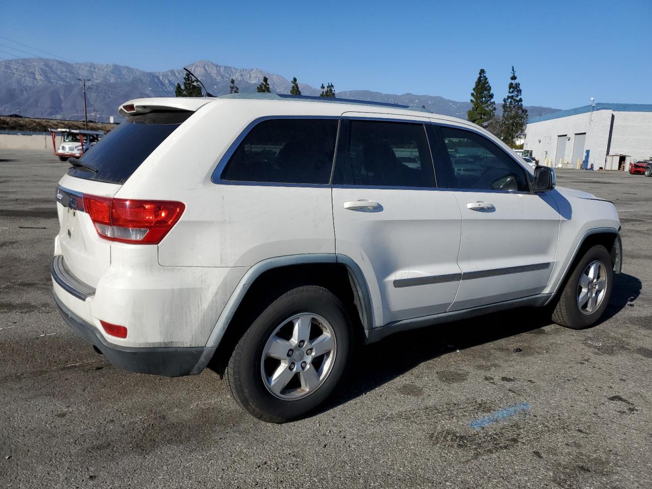 2012 Jeep Grand Cherokee - Image 3