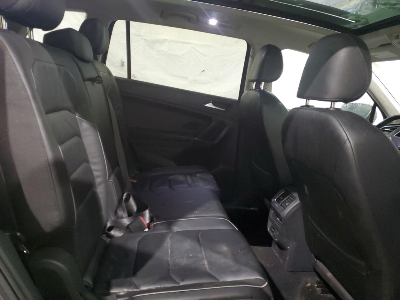 2018 Volkswagen Tiguan - Image 11