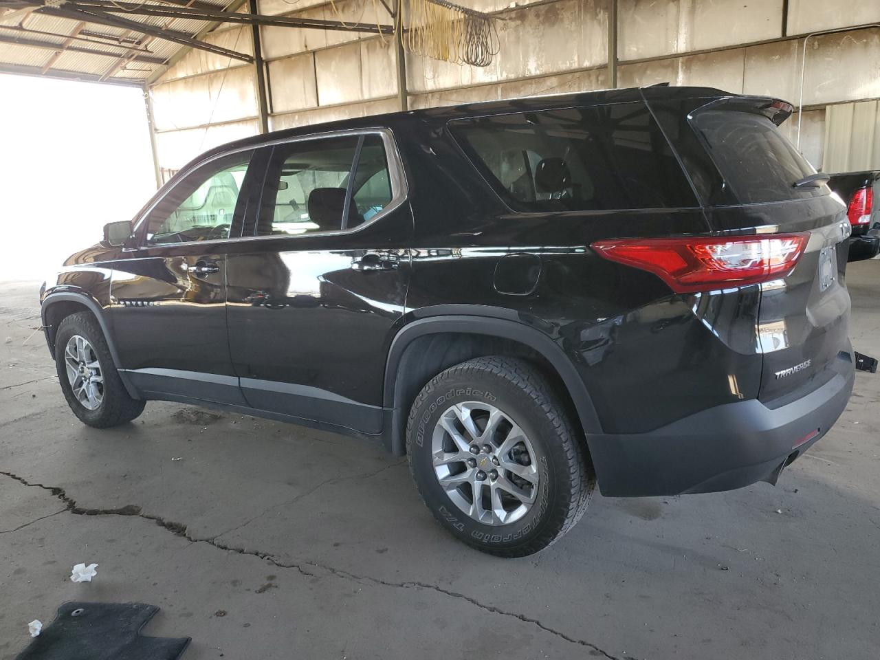 2020 Chevrolet Traverse - Image 2
