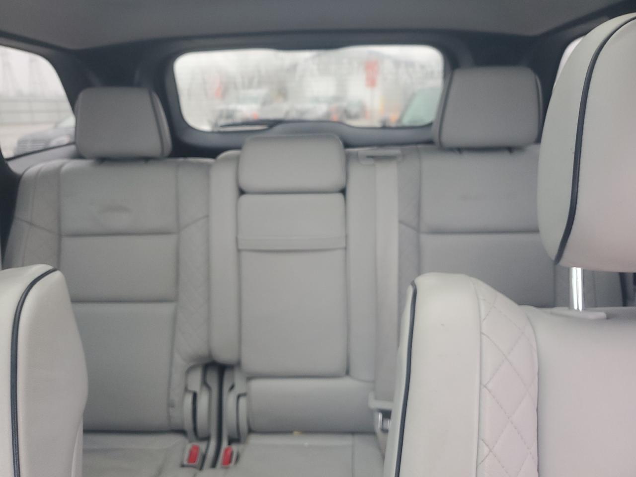 2017 Jeep Grand Cherokee - Image 10