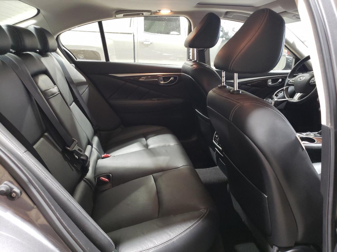 2015 Infiniti Q50 - Image 10