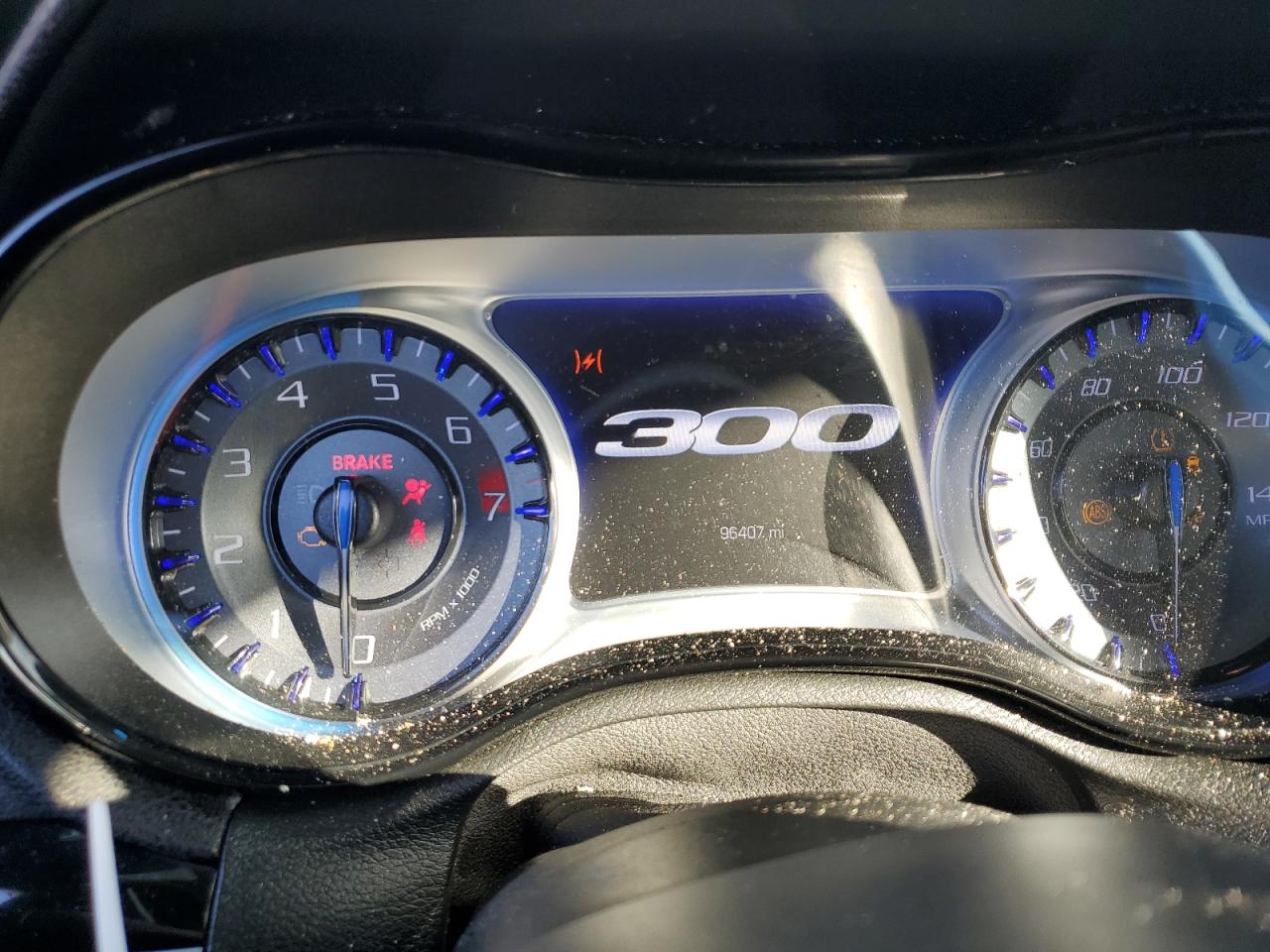 2018 Chrysler 300 - Image 9