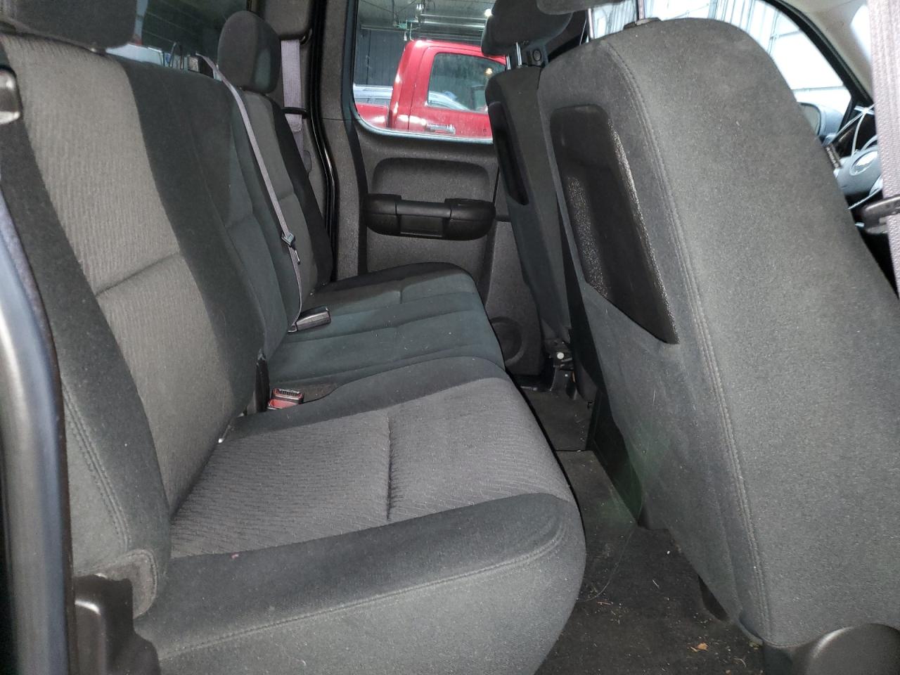 2011 Chevrolet Silverado - Image 10
