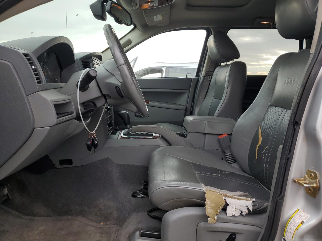2006 Jeep Grand Cherokee - Image 7