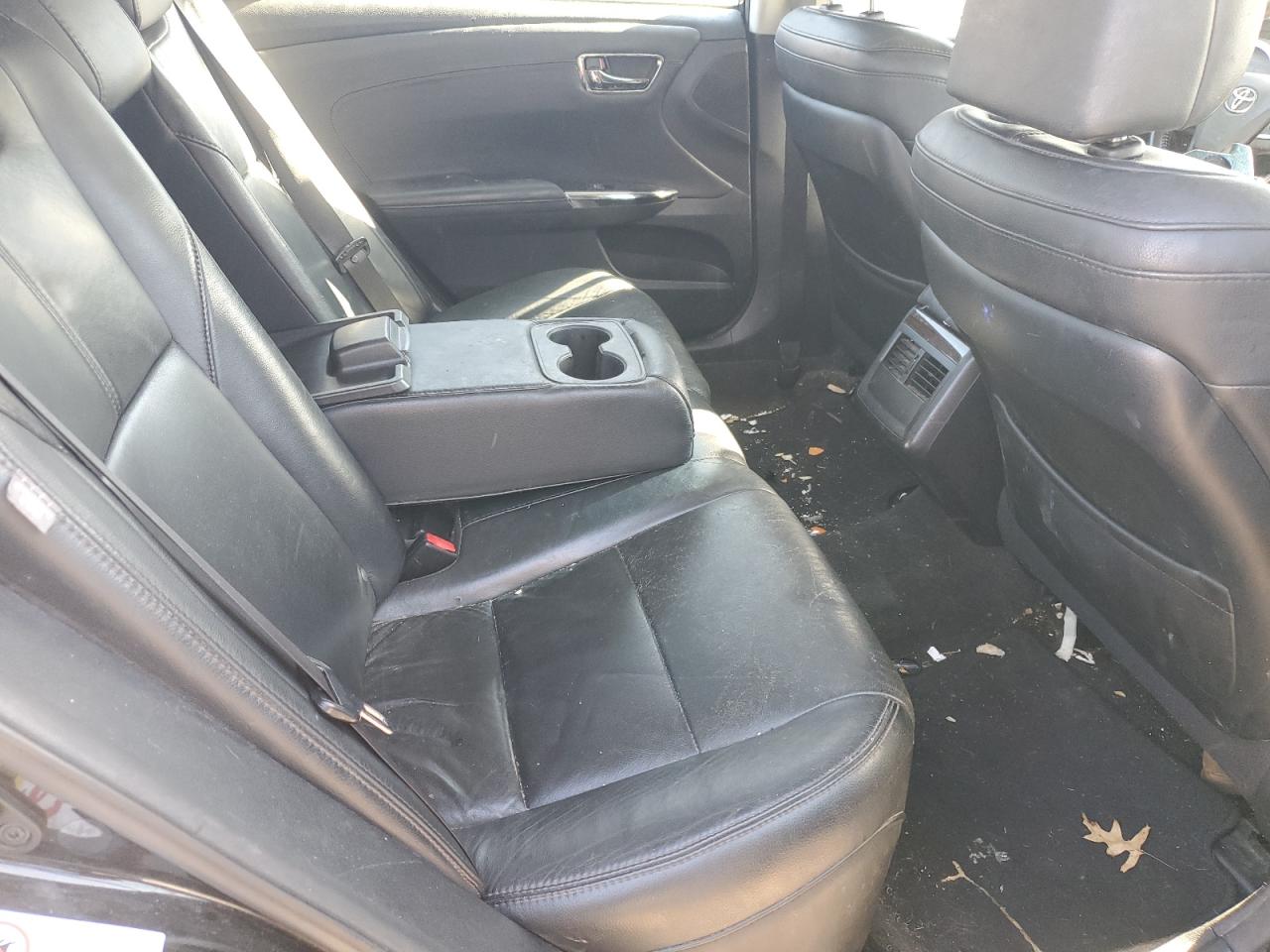 2013 Toyota Avalon - Image 10