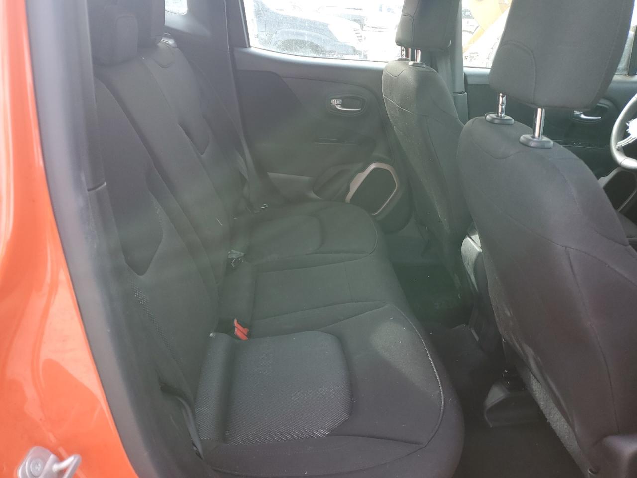 2016 Jeep Renegade - Image 10
