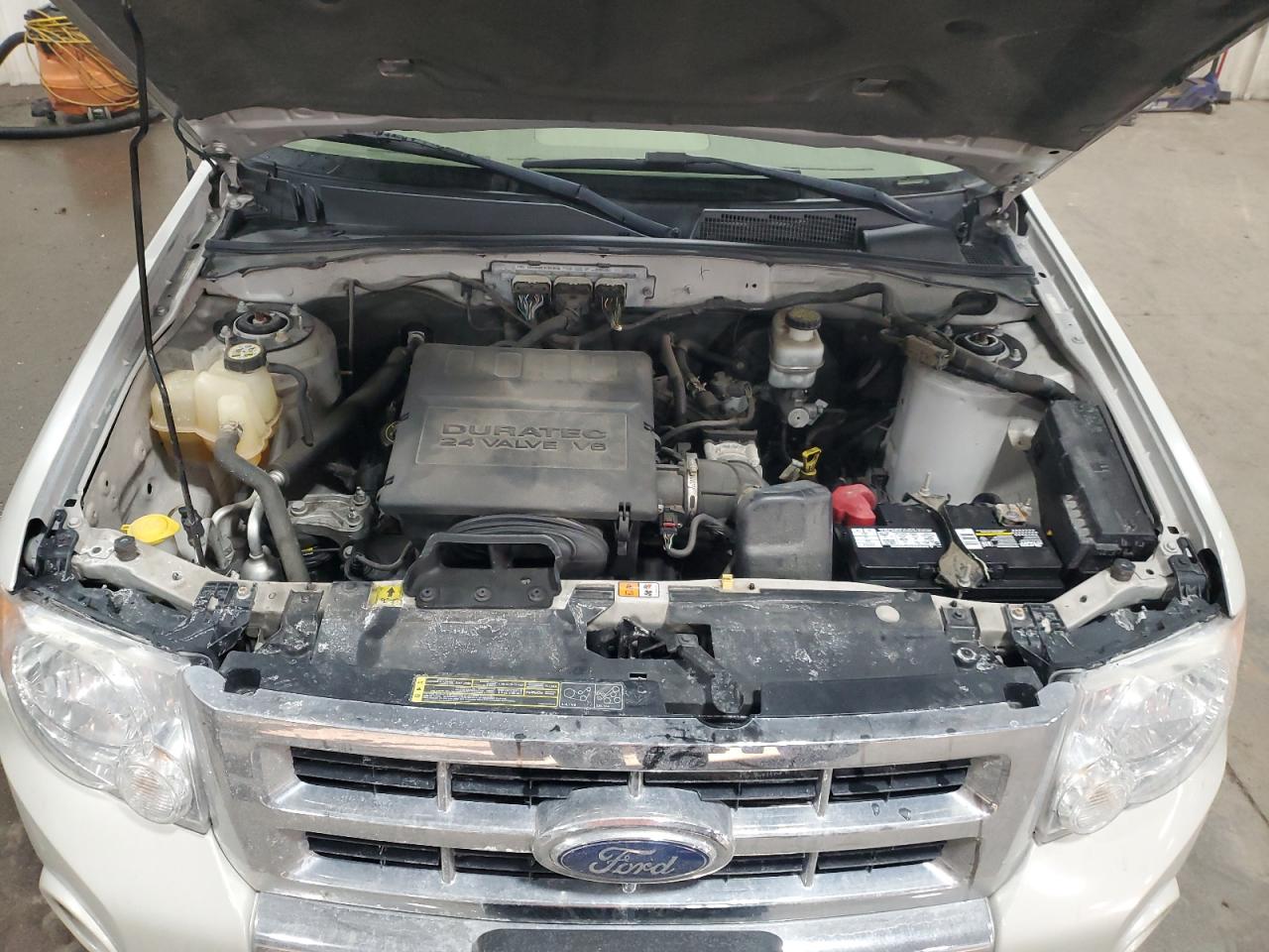 2009 Ford Escape - Image 13