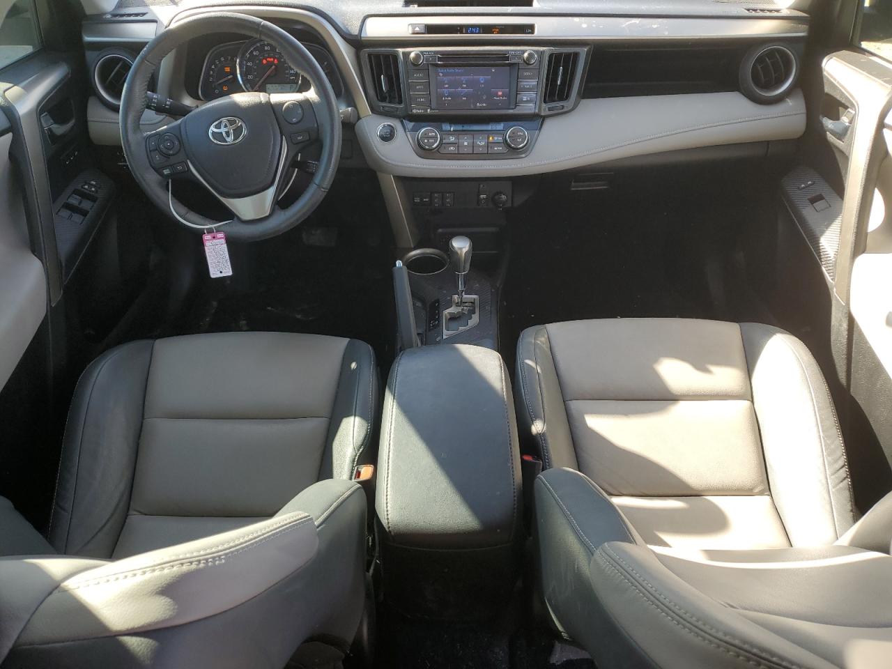 2015 Toyota RAV 4 - Image 8