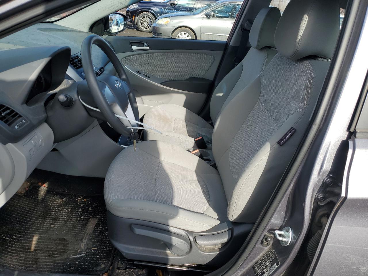 2013 Hyundai Accent - Image 7
