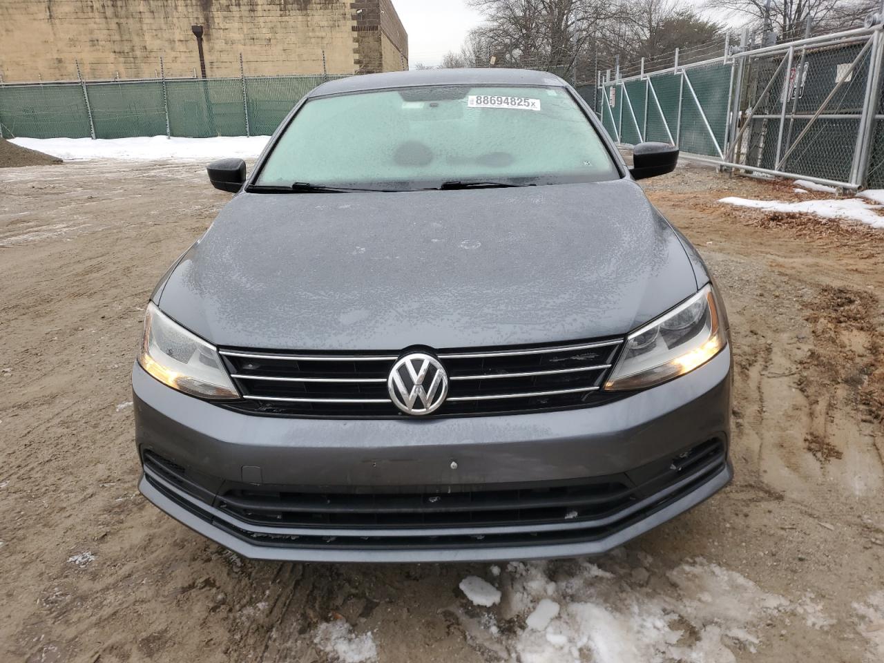 2015 Volkswagen Jetta - Image 5