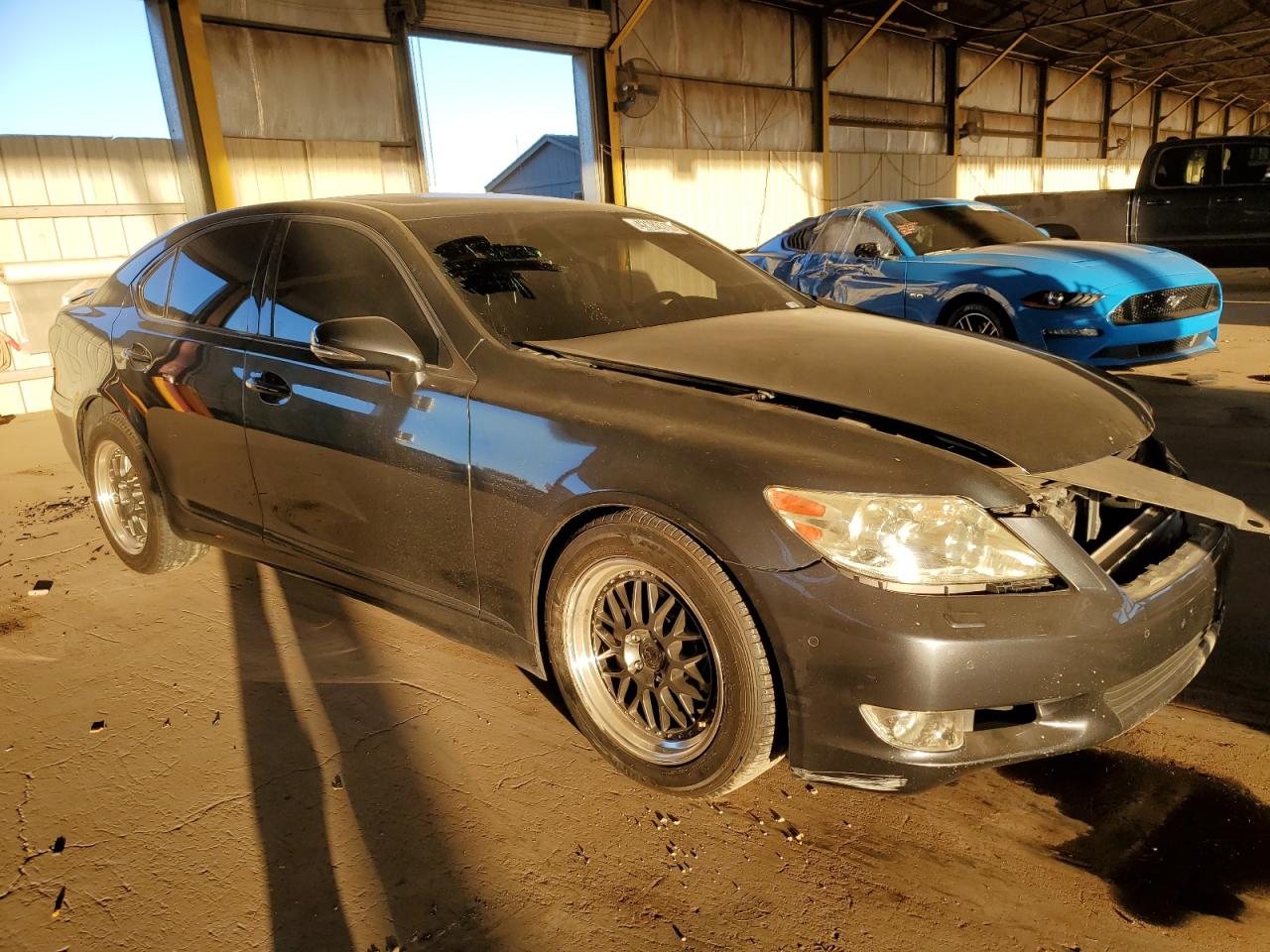 2010 Lexus LS - Image 4