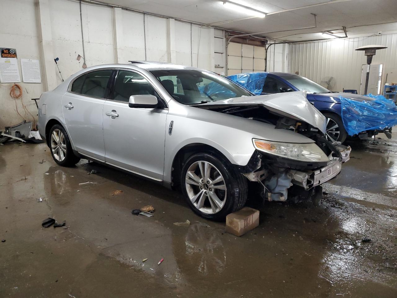 2010 Lincoln MKS - Image 4