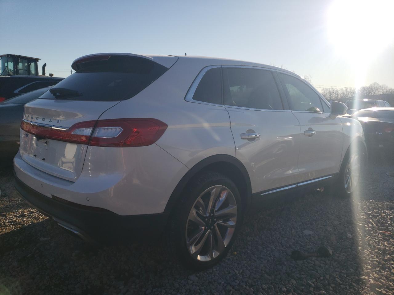 2017 Lincoln MKX - Image 3