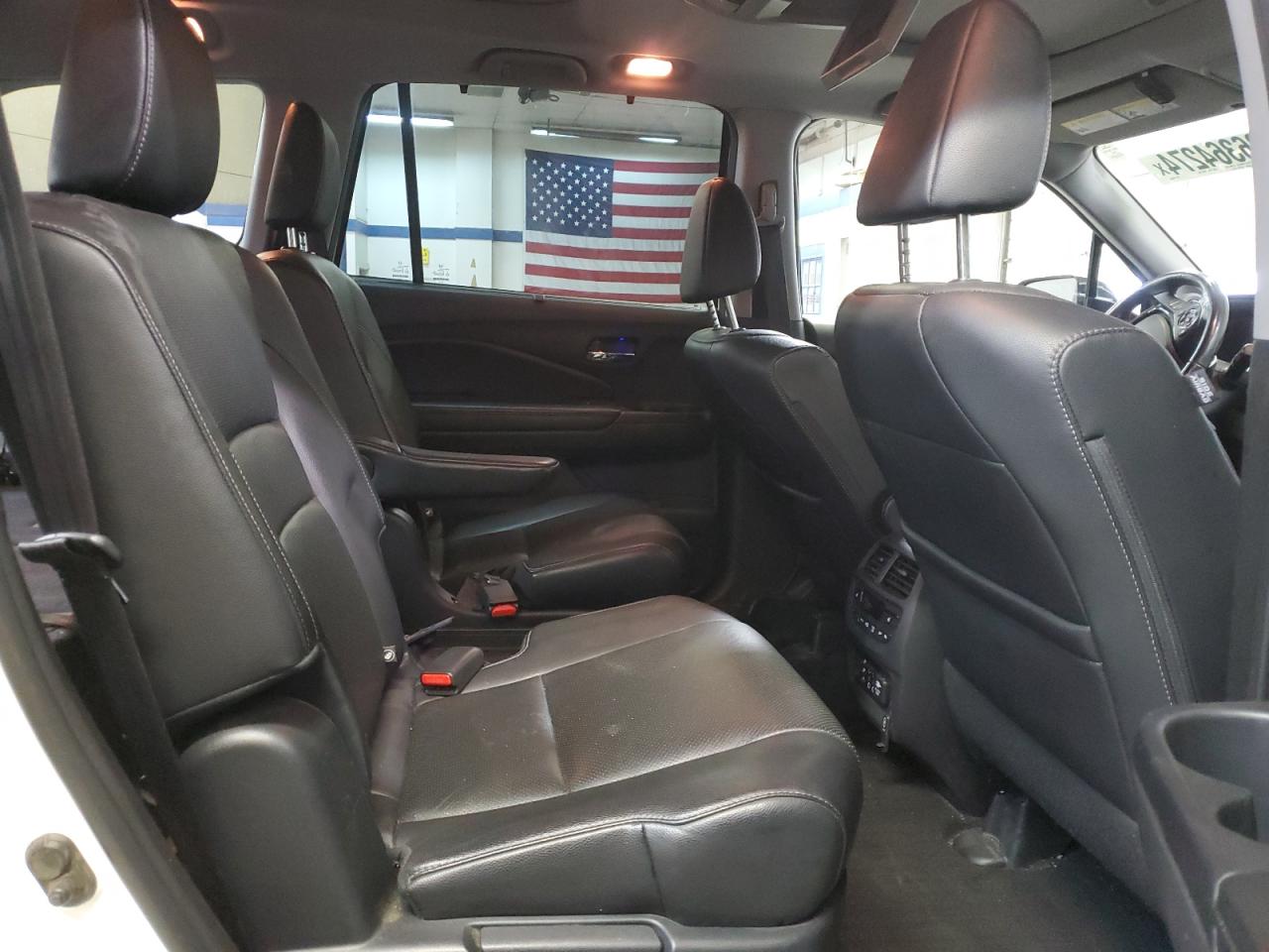 2017 Honda Pilot - Image 11