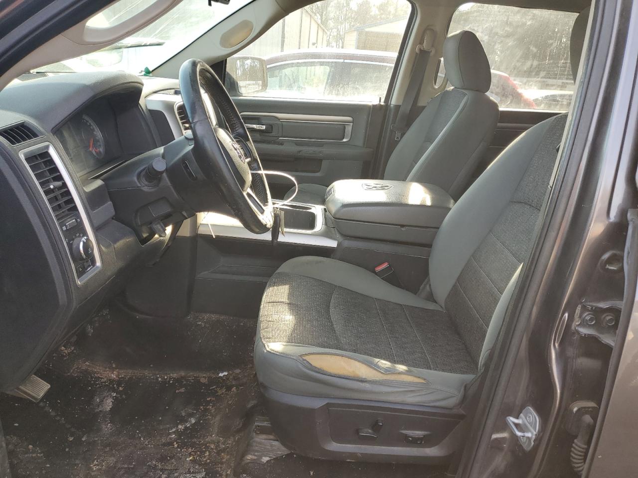 2015 RAM 1500 - Image 7