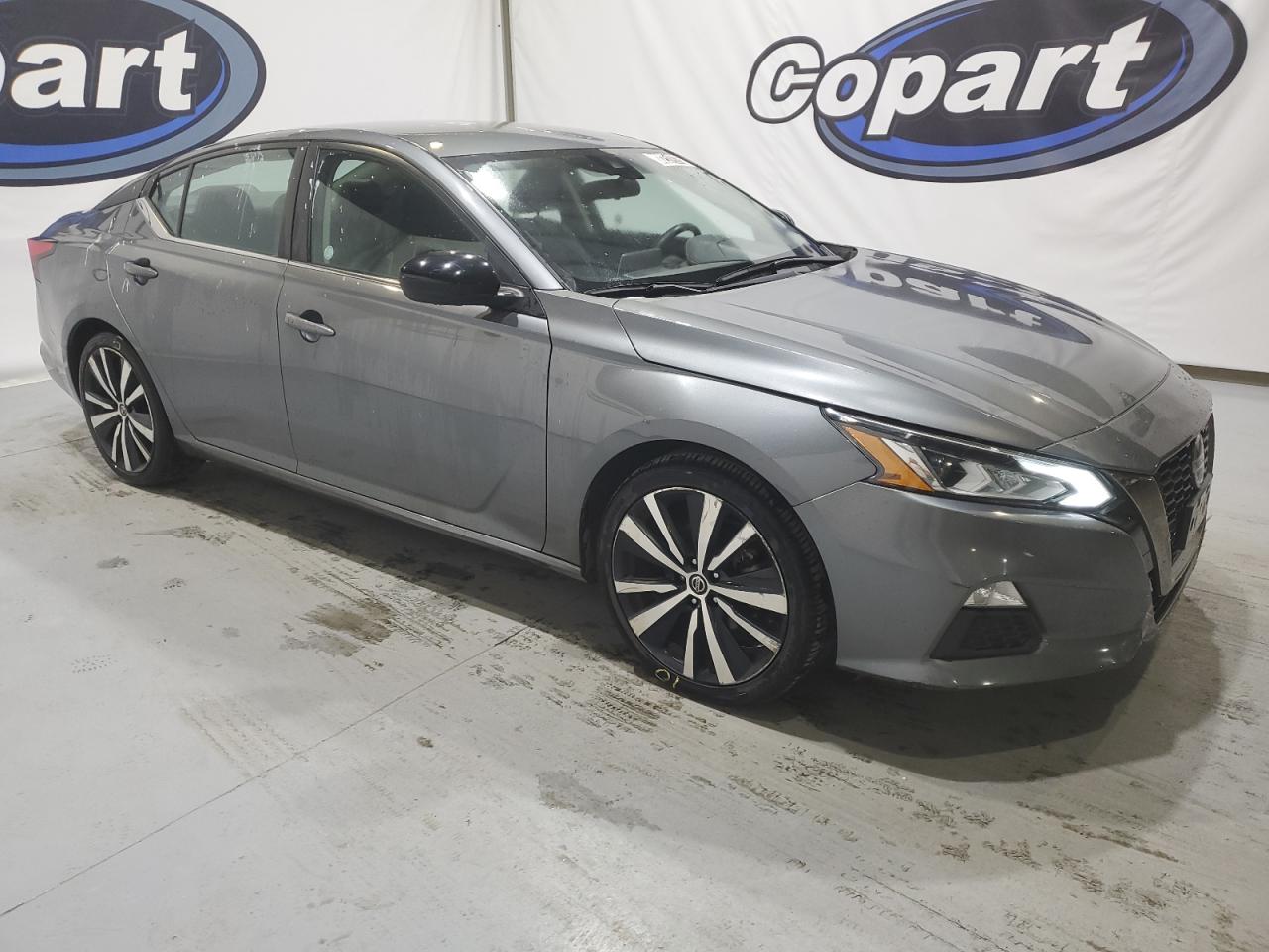 2021 Nissan Altima - Image 4