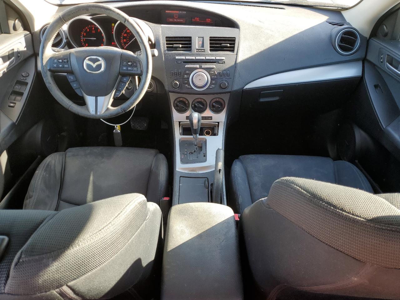2010 Mazda 3 - Image 8
