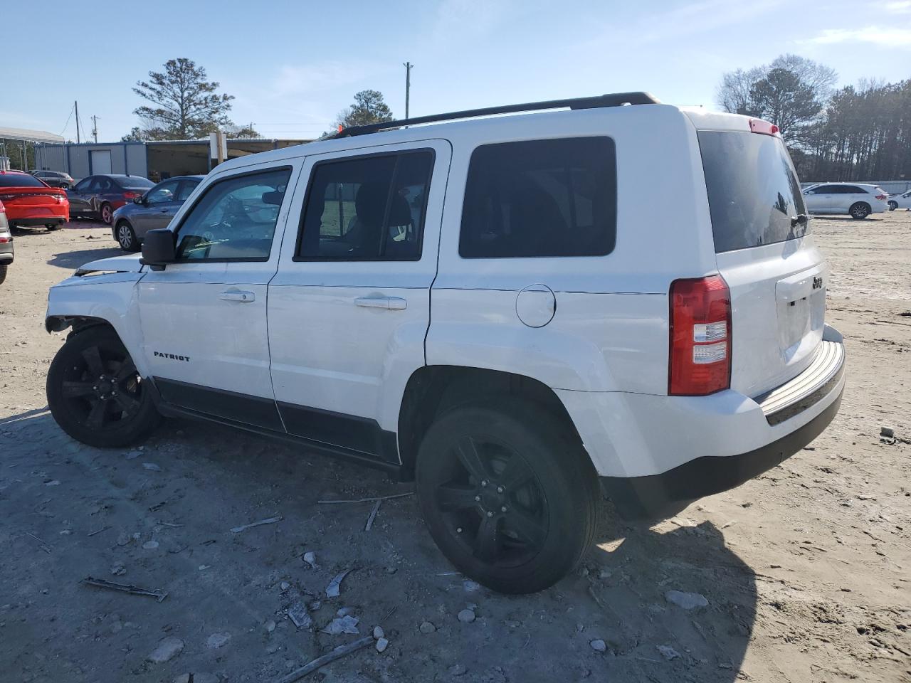 2015 Jeep Liberty (Patriot) - Image 2
