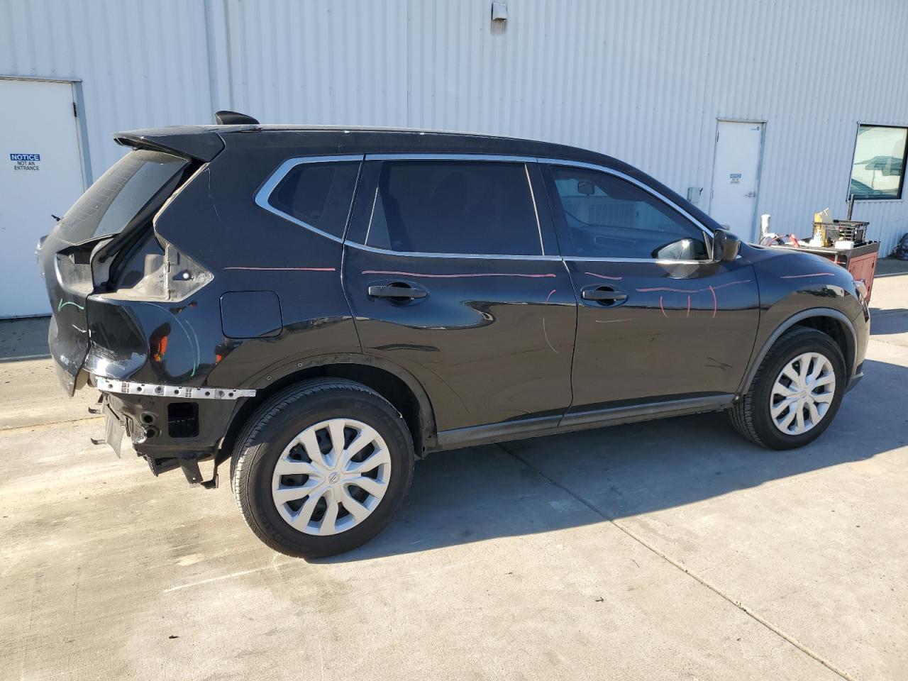 2016 Nissan Rogue - Image 3